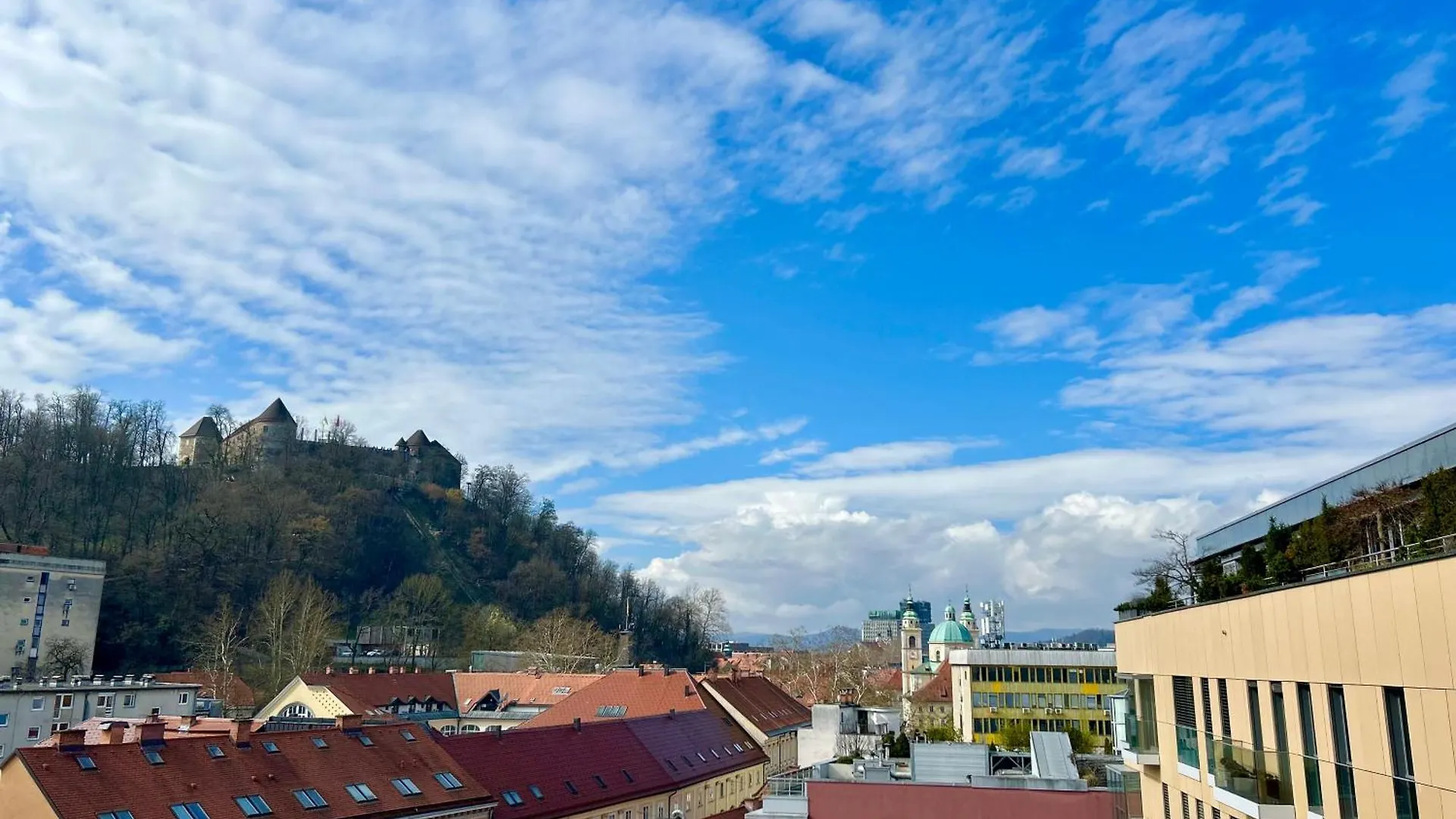 Riverside Loft - Castle View & Free Parking & Terrace Λιουμπλιάνα 0*,